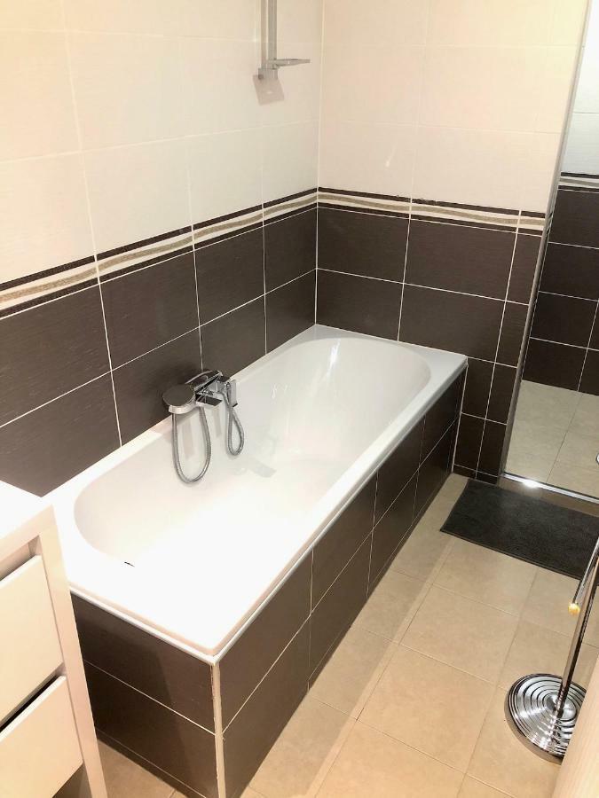 Gîte 100m2, jardin privé, 3 chambres à Mondelange Exterior foto